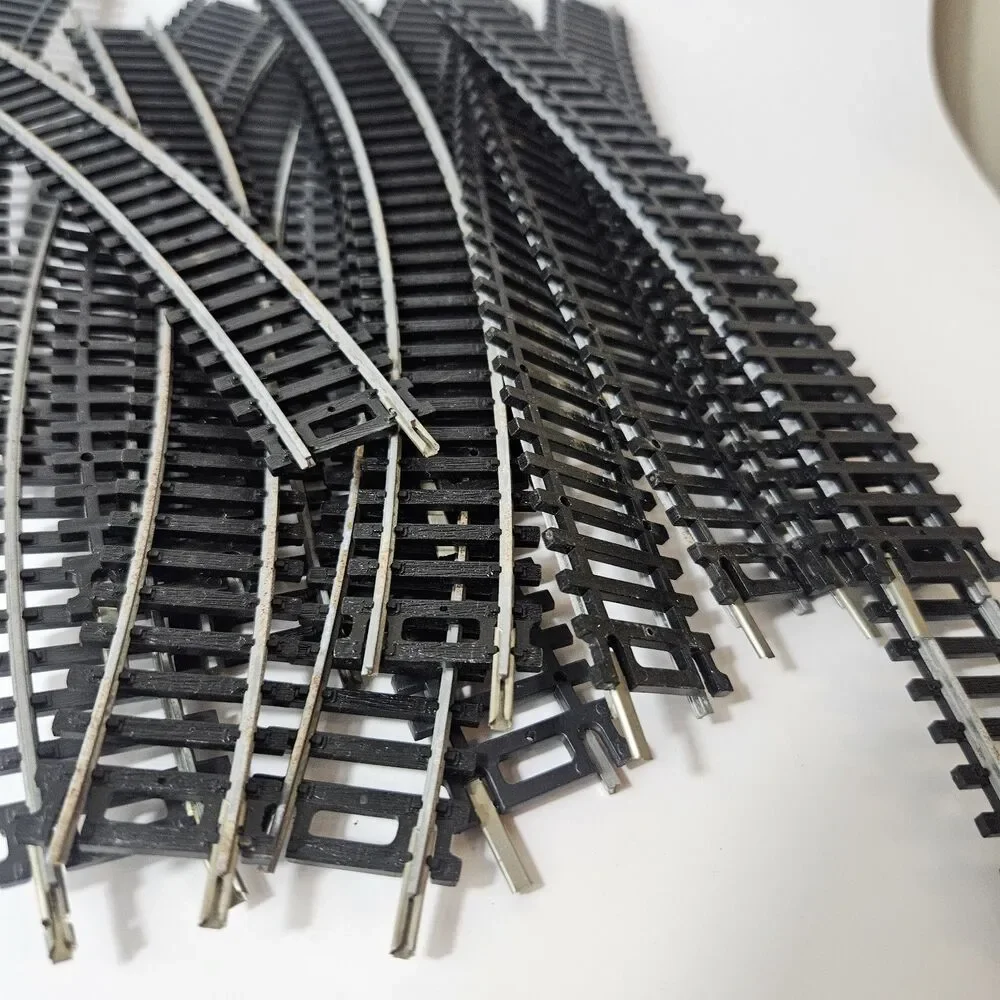 Bachmann HO Gauge Train Track 44-2781 Straight Curve Rerailer  Pieces In 2 Box